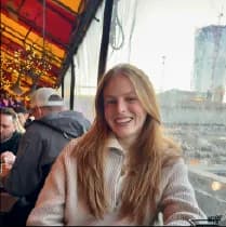 valeria-orchid-senior-account-manager-picture